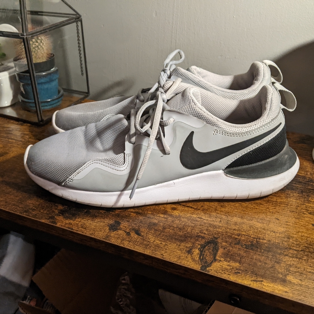 Nike Tessen Black Wolf Grey White Running Shoes Sneakers AA2160-002